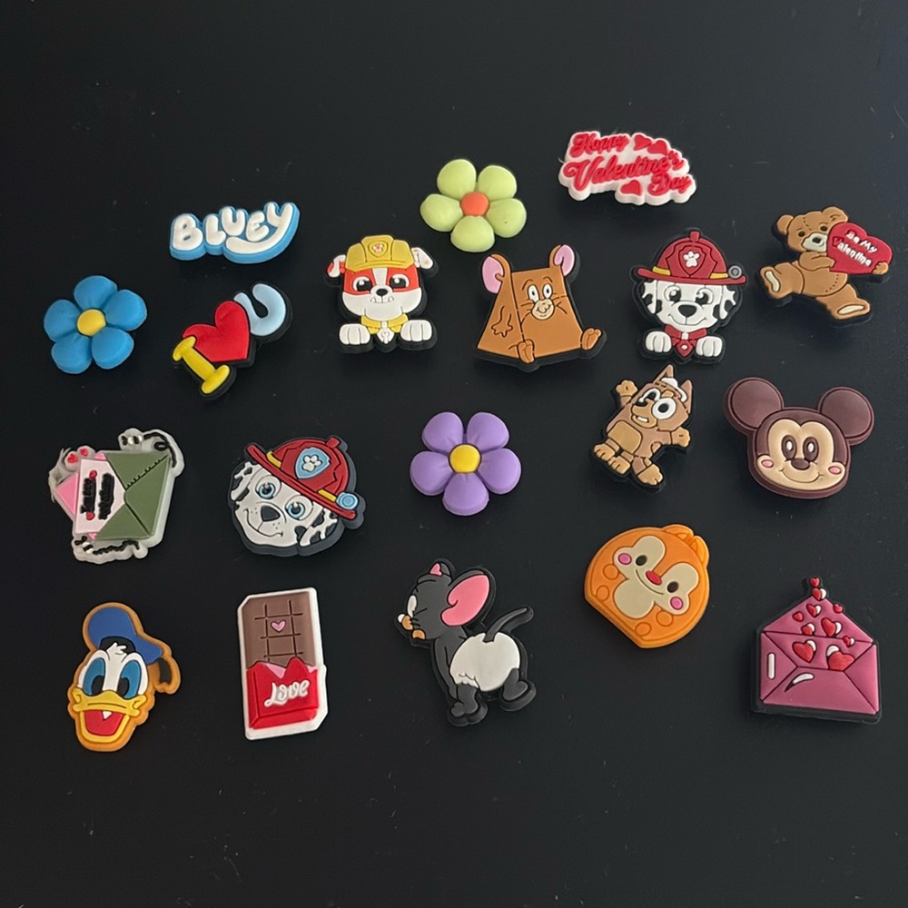 Croc Charms set of 30